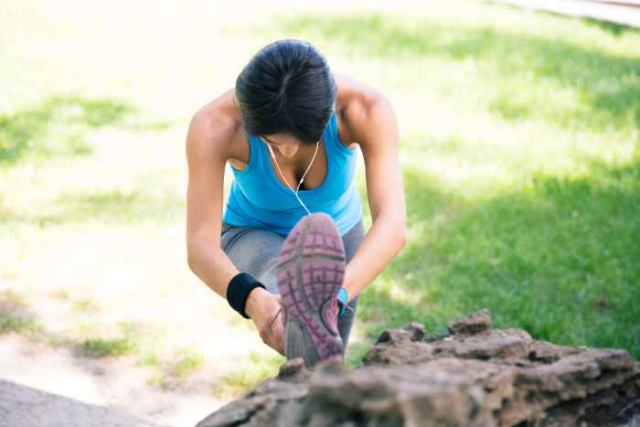 stretching knee ligaments