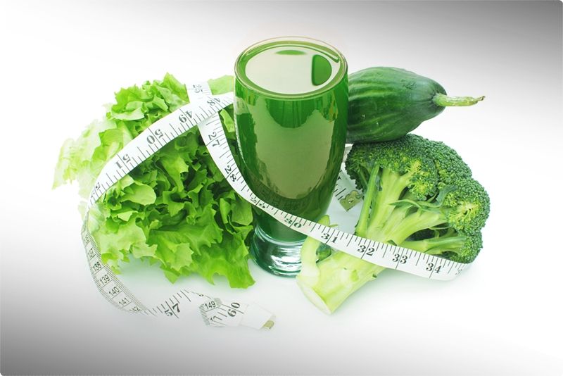 Green smoothies for beginners: essentials to get started. One of things that make green smoothies so appealing is the wide range of recipes available. #greensmoothie